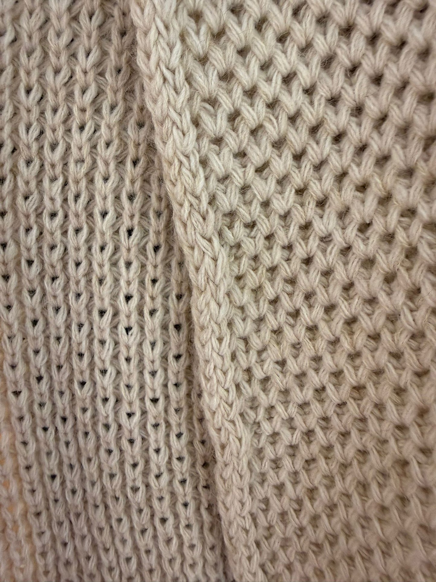 Gehäkelte Strickjacke für Damen – Onesize Cardigan im skandinavischen Stil