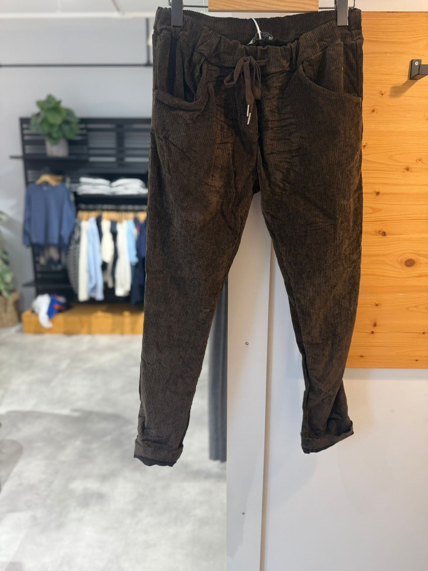 Cord Jogger Hose für Damen – Viskosemix in Braun, Schwarz oder Beige