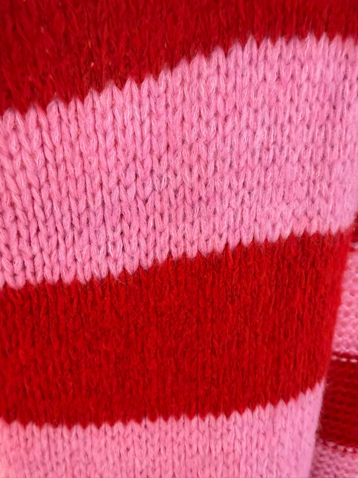 Lange gestreifte Strickjacke – Auffälliger Cardigan im Trend Design