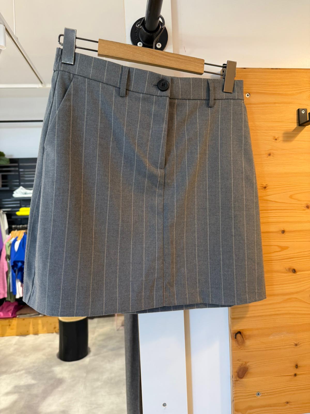 OBJLISA MW Short Skirt NOOS – Damen Minirock mit recyceltem Polyester, Viskose & Elasthan