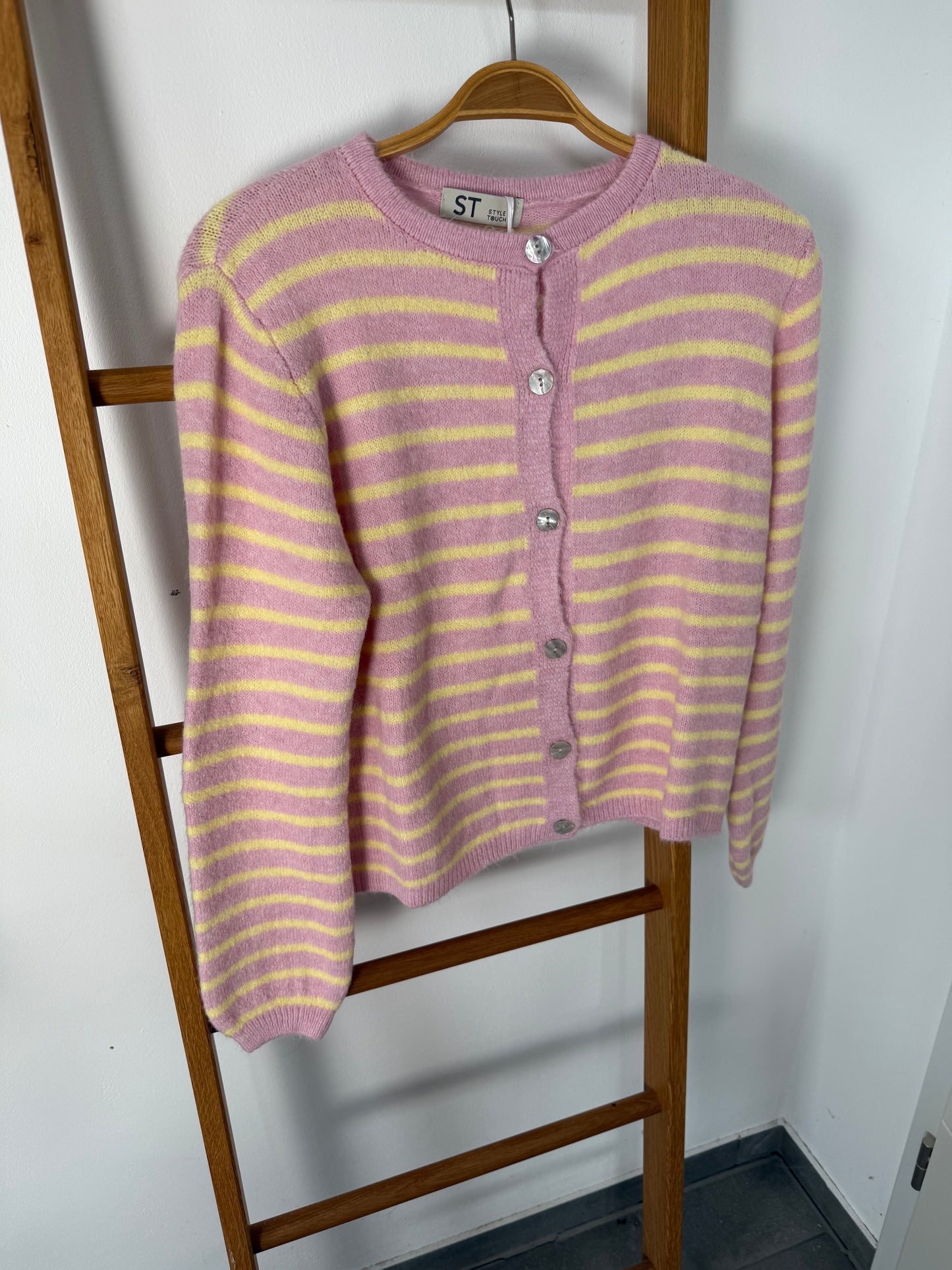 Gestreifte Strickjacke