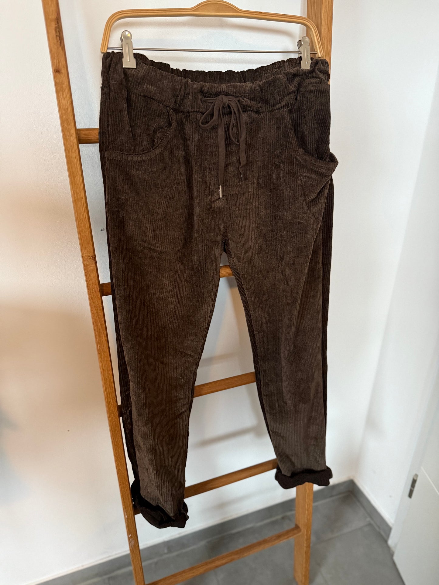 Cordhose im Joggerstyle