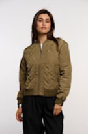 Utah.7002721 Light quilted bomber with zipper Caper green