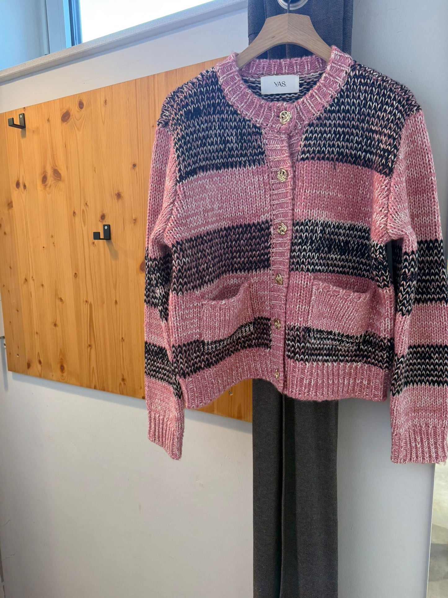YAS - YASMAYLA Strickcardigan für Damen – Zeitlose Feinstrickjacke