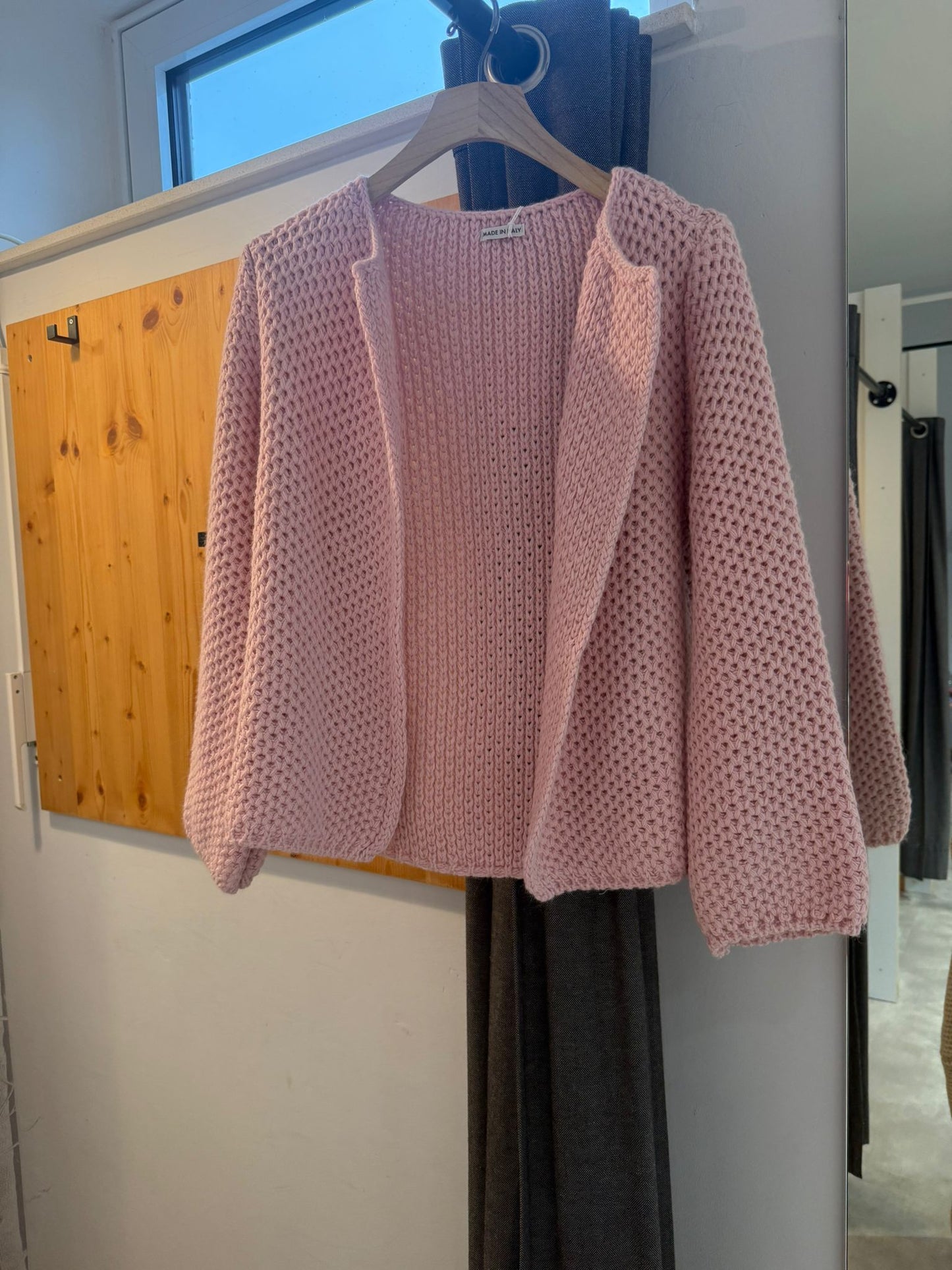 Gehäkelte Strickjacke für Damen – Onesize Cardigan im skandinavischen Stil