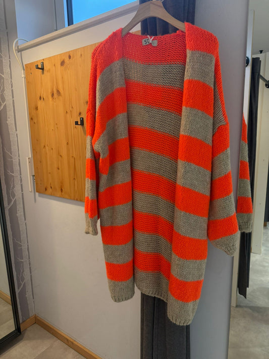 Lange gestreifte Strickjacke – Auffälliger Cardigan im Trend Design