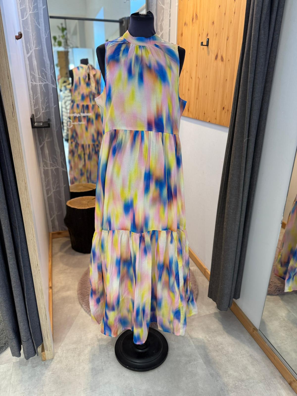YASVIRANO Halterneck Sommerkleid bunt – Ärmelloses Maxikleid von YAS