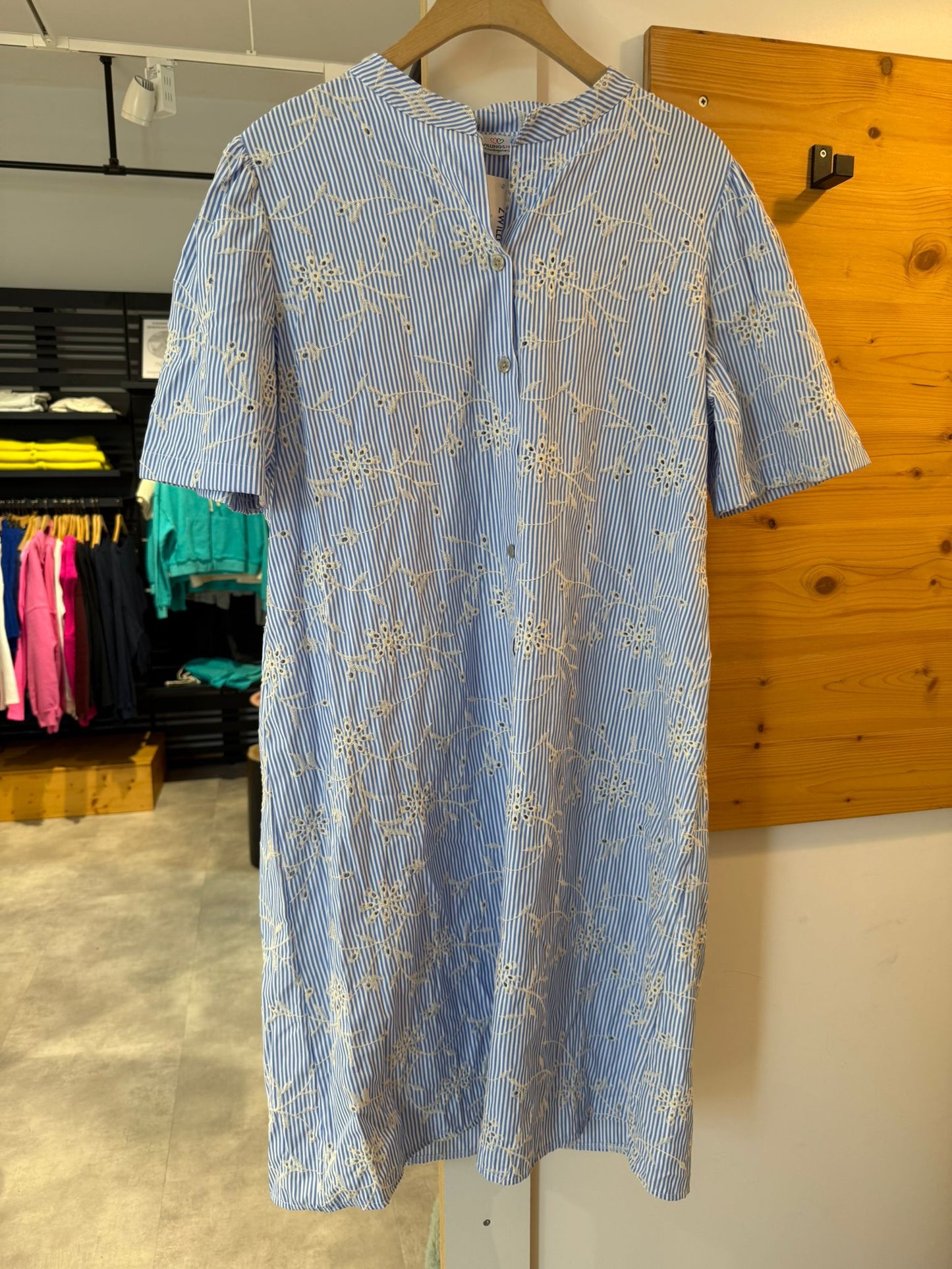 Zwillingsherz Blusenkleid mit Stickerei – Luftiges Damenkleid aus Baumwollmix