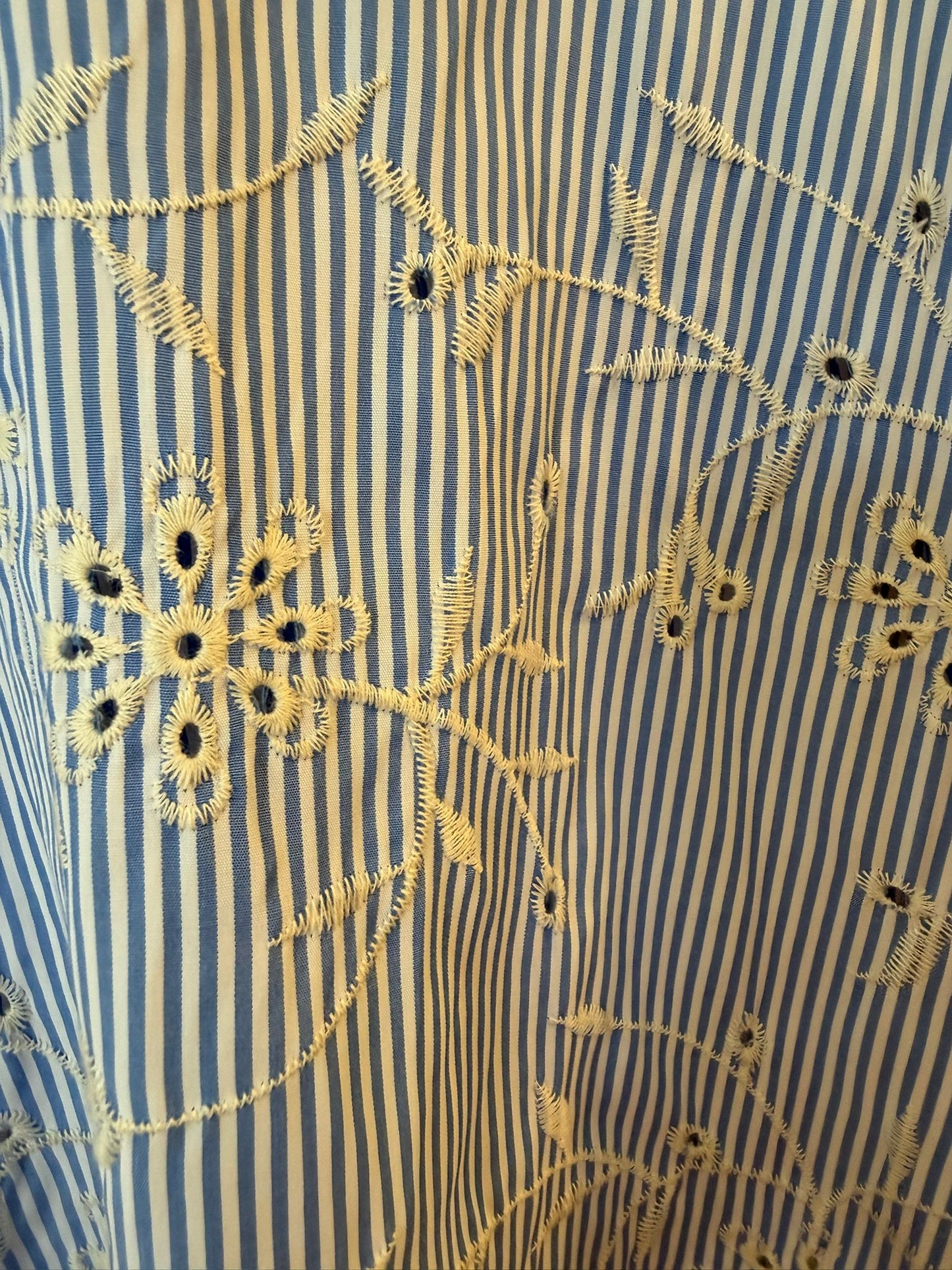 Zwillingsherz Blusenkleid mit Stickerei – Luftiges Damenkleid aus Baumwollmix