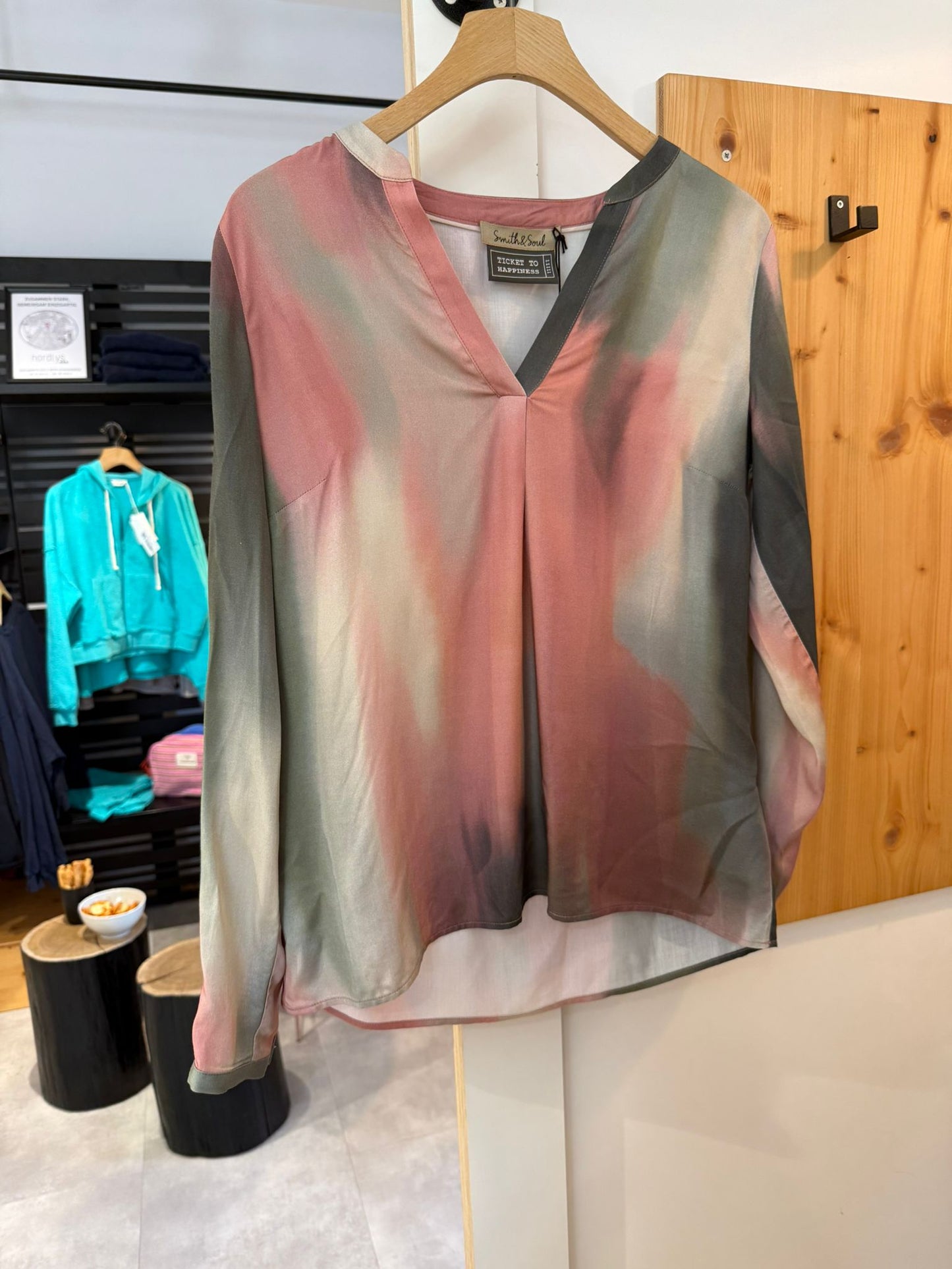 Vince Blouse Khaki Print von Smith & Soul – Bluse aus 100% Viskose